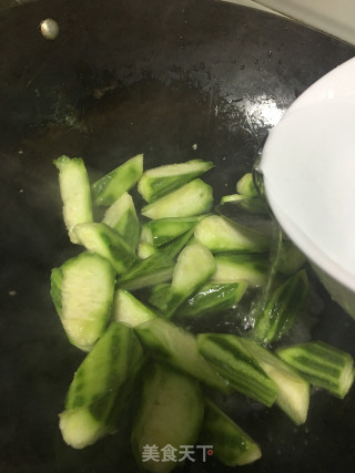 一鱼两食丝瓜鱼片汤的做法步骤：10