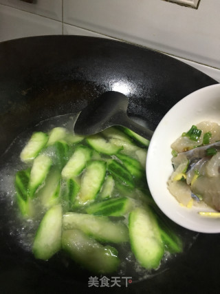 一鱼两食丝瓜鱼片汤的做法步骤：11