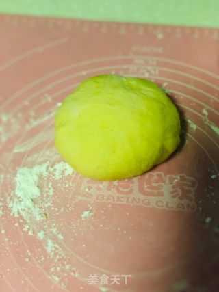 芝“芯”榴芒虾仁披萨的做法步骤：5