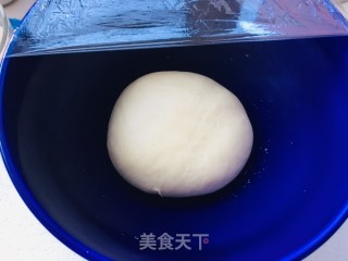肉松玉米餐包的做法步骤：2