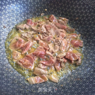 牛肉炒河粉的做法步骤：4