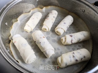 二合面葡萄干红枣卷的做法步骤：13