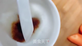 锅包肉怎么做好吃？这样做只需三步，比饭店做的还好吃！的做法步骤：5