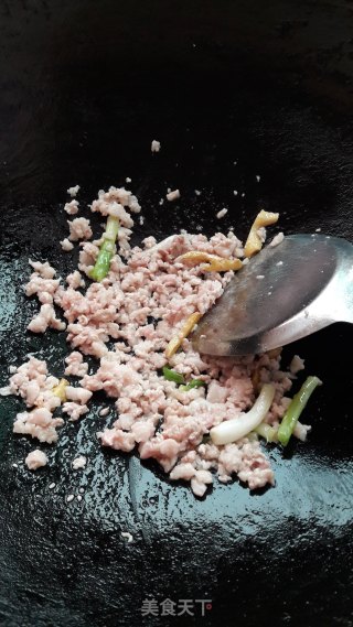 碎肉煮大薯的做法步骤：5