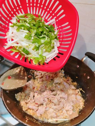 香芹爆炒鸡大肠的做法步骤：8