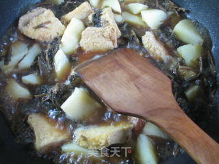 梅干菜土豆烧鲜素鸡的做法步骤：13