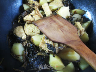 梅干菜土豆烧鲜素鸡的做法步骤：15
