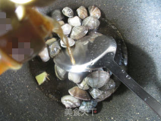 梅干菜炒花蛤的做法步骤：5