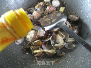 梅干菜炒花蛤的做法步骤：8