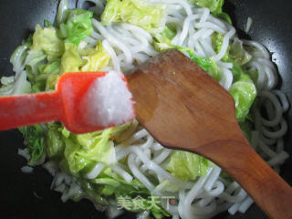 牛心菜炒土豆粉条的做法步骤：10