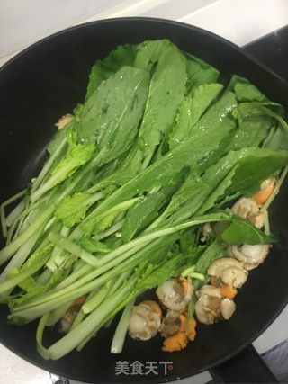 小白菜炒扇贝  快手菜的做法步骤：4