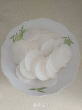 凉拌水萝卜的做法步骤：2