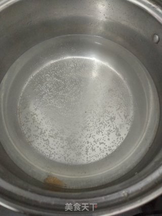 胡萝卜粉丝汤的做法步骤：1