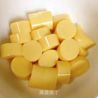 玉子鲜虾煲的做法步骤：1