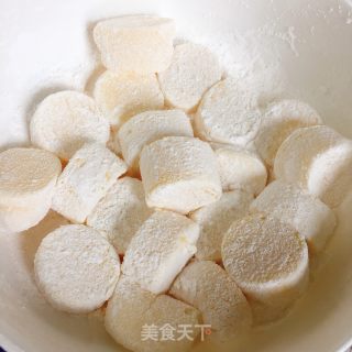玉子鲜虾煲的做法步骤：2