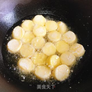 玉子鲜虾煲的做法步骤：3