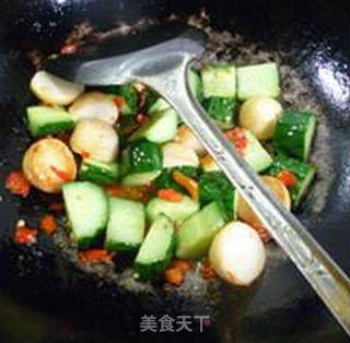 黄金鱼球炒青瓜的做法步骤：10