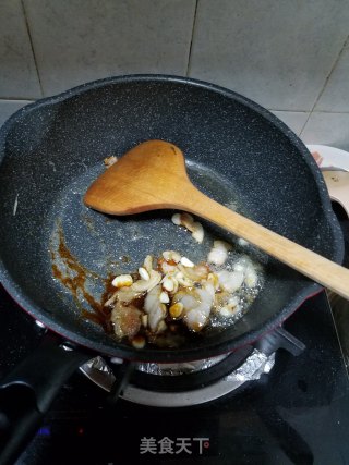 炒花生芽的做法步骤：6