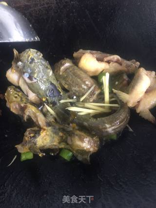 酸辣黄骨鱼的做法步骤：6