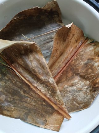 良姜叶蒸粿的做法步骤：1