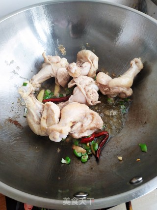 红烧鸡翅根的做法步骤：7