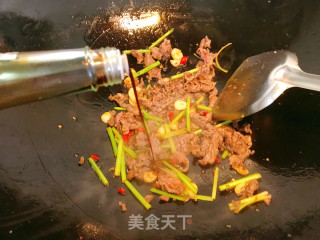 小炒牛肉的做法步骤：9