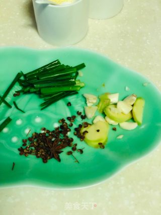 麻辣小龙虾????的做法步骤：7