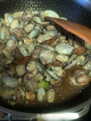 酱炒花蛤的做法步骤：9