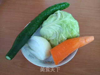 肉丝时蔬炒面的做法步骤：2