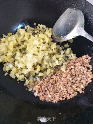 酸菜肉末的做法步骤：3