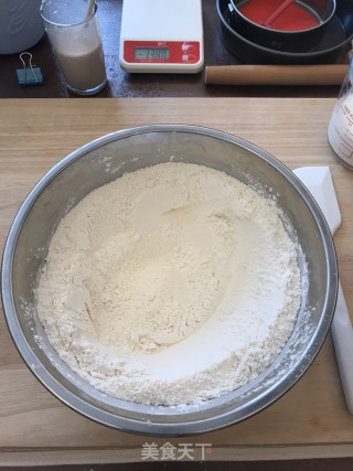 牛奶葡萄干吐司的做法步骤：1
