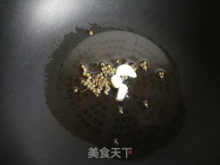 蒜苔炒虾仁的做法步骤：6