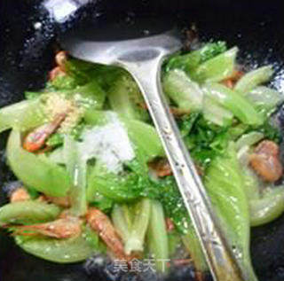 河虾炒生菜的做法步骤：9