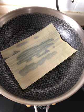 蘑菇炒烤冷面的做法步骤：4