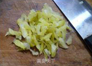 瘦肉丝酸菜梗炒毛豆的做法步骤：6