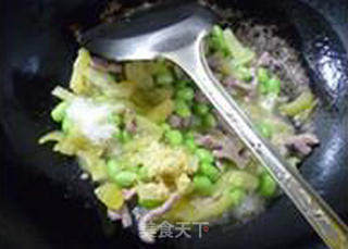 瘦肉丝酸菜梗炒毛豆的做法步骤：10