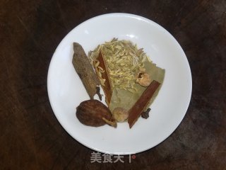 冬笋烧肉的做法步骤：5