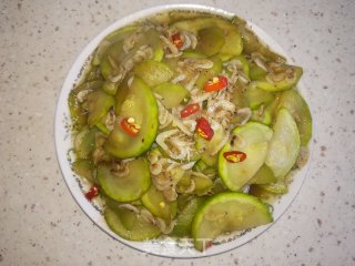 西葫芦炒虾米的做法步骤：8