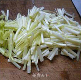 韭菜芽炒猪心的做法步骤：4