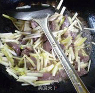 韭菜芽炒猪心的做法步骤：10