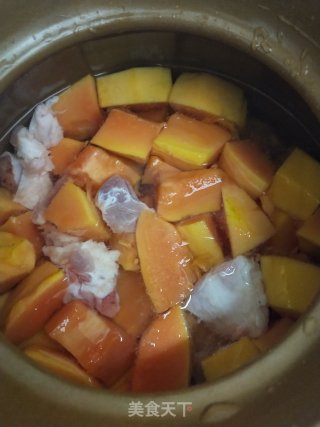 木瓜炖排骨（水果花样吃法）的做法步骤：1