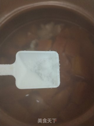 木瓜炖排骨（水果花样吃法）的做法步骤：3