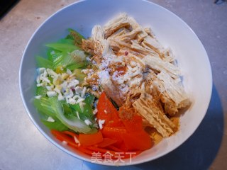 西芹拌腐竹的做法步骤：6