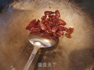 腊肠炒西芹的做法步骤：4
