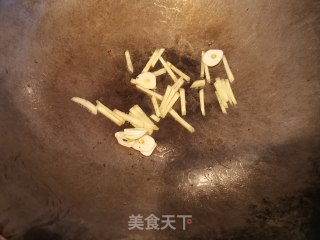 腊肠炒西芹的做法步骤：5