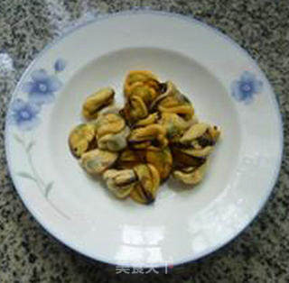 淡菜肉炒带豆的做法步骤：2
