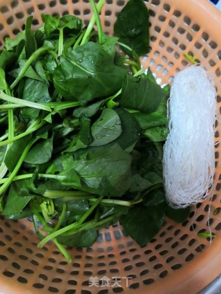 粉丝菠菜汤的做法步骤：1