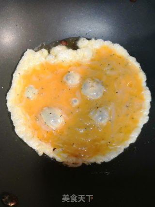 鸡蛋煎银鱼的做法步骤：3