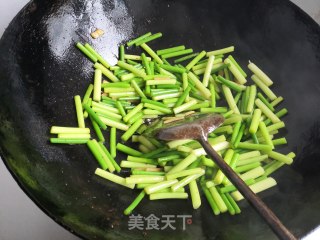 肉丝蒜薹的做法步骤：12