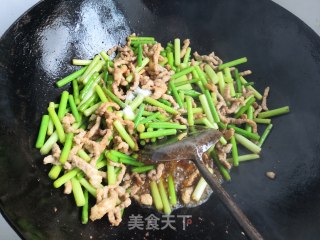 肉丝蒜薹的做法步骤：15